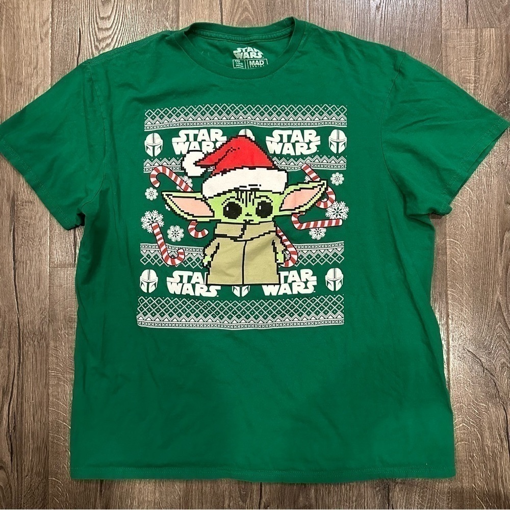 Men’s Star Wars Mandalorian Baby Yoda Christmas Holiday T-shirt Size L Fair Isle